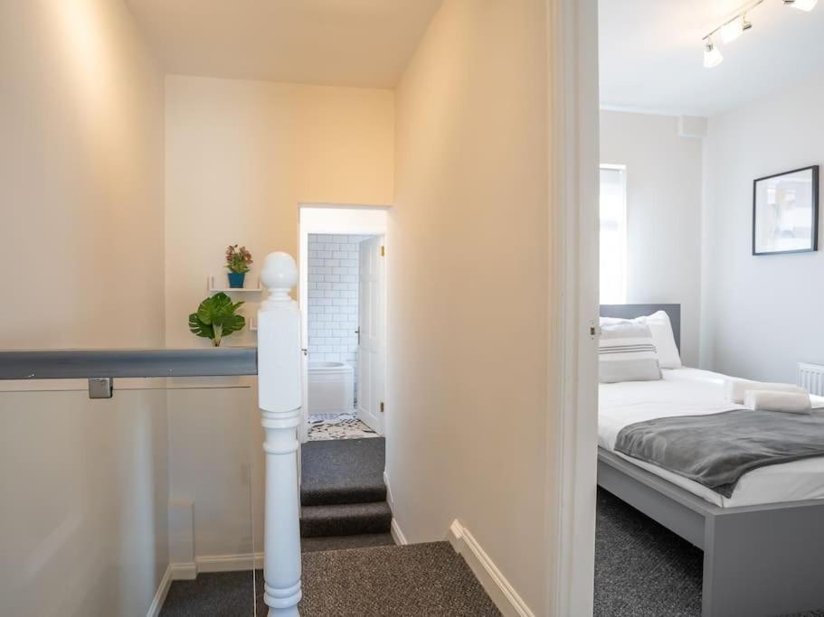 Cozy Townhouse, Walking Distance To Belfast City Dış mekan fotoğraf