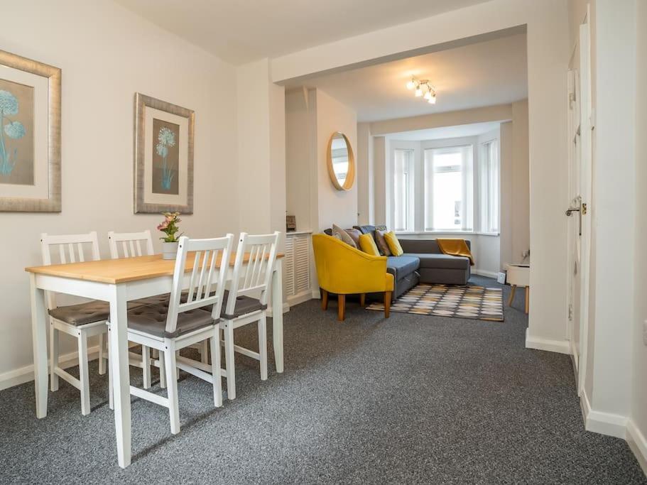 Cozy Townhouse, Walking Distance To Belfast City Dış mekan fotoğraf